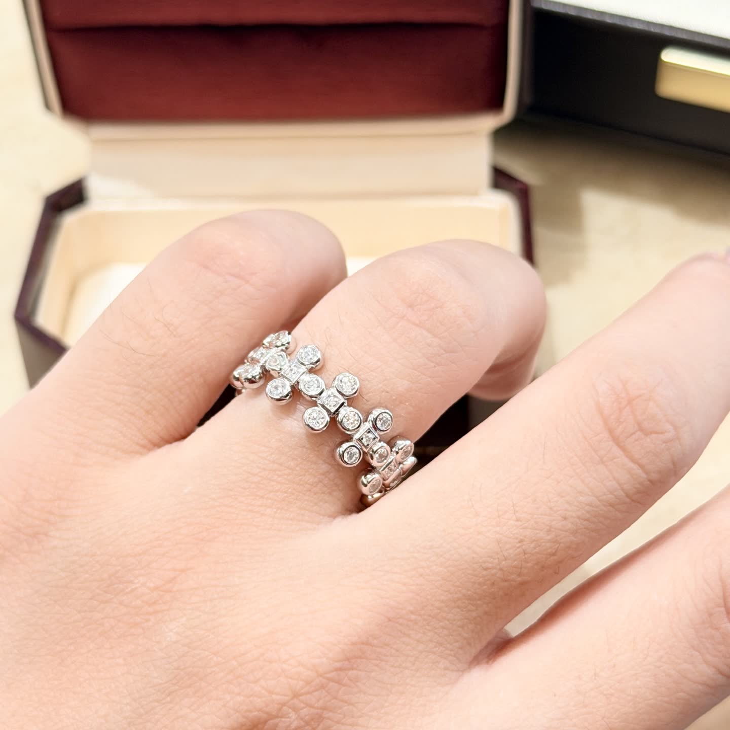 Van Cleef & Arpels Elegant Silver Ring with Cubic Zirconia Stones